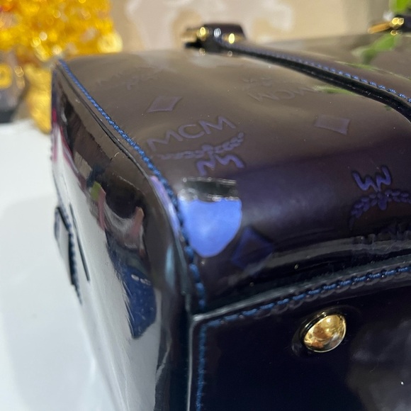 MCM PATENT ENAMEL MONOGRAM BAG WITH POUCH - Picture 10 of 16